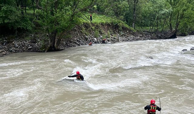 Avaşin Deresi'nde kaybolan genci arama çalışmaları devam ediyor
