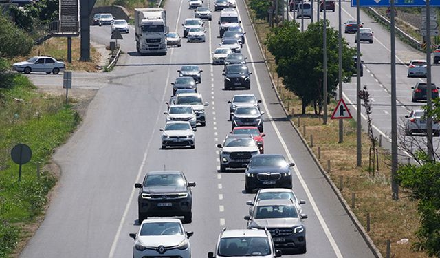 Yollarda bayram tatilinden dönüş yoğunluğu başladı