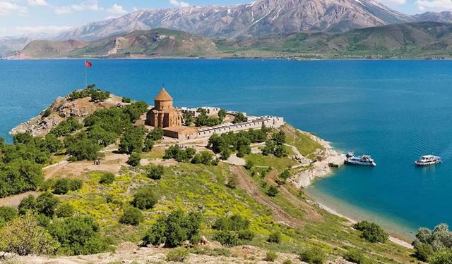 Bayramda Akdamar Adasını kaç kişi ziyaret etti?