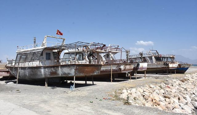 Van'da balıkçılar yeni av sezonuna hazırlanıyor