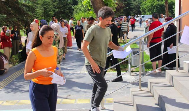 Akademi Giriş Sınavı'nın ilk oturumu başladı