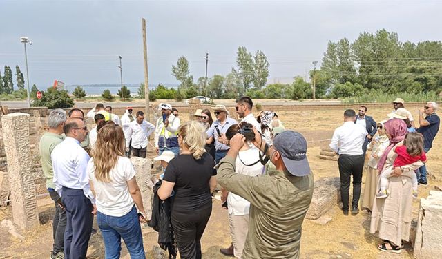 Gazeteciler Van'ın tarihi ve kültürel alanlarını gezdi