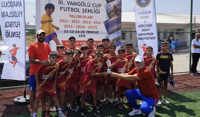 Van’da futbol şenliği başladı