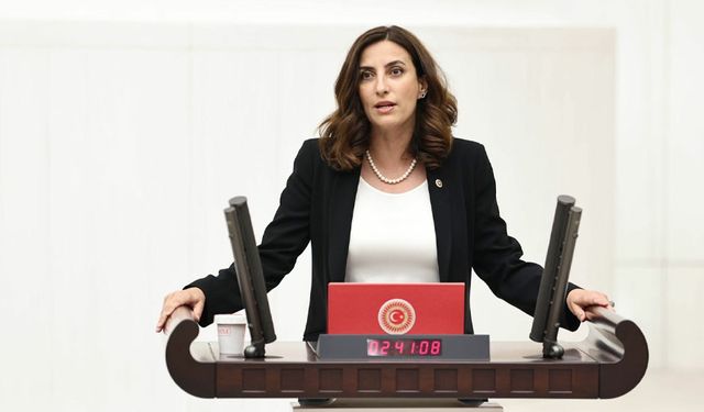 Vanlı milletvekili CHP’ye katıldı