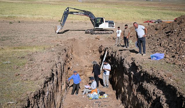 Akademisyenler Van'da deprem üretme potansiyeli olan fayda araştırma yapıyor