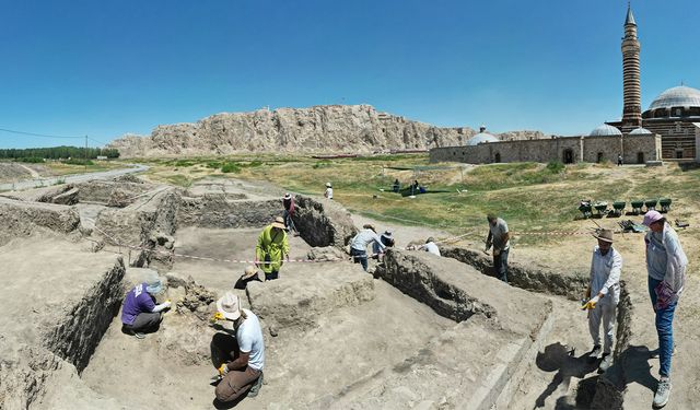 Van'da Osmanlı kışlası gün yüzüne çıkarılıyor