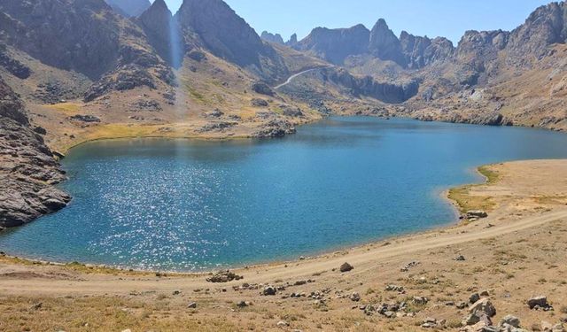 Sat Gölleri ziyaretçilerini büyülüyor