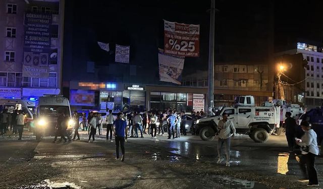 Yüksekova'da iki grup arasında kavga