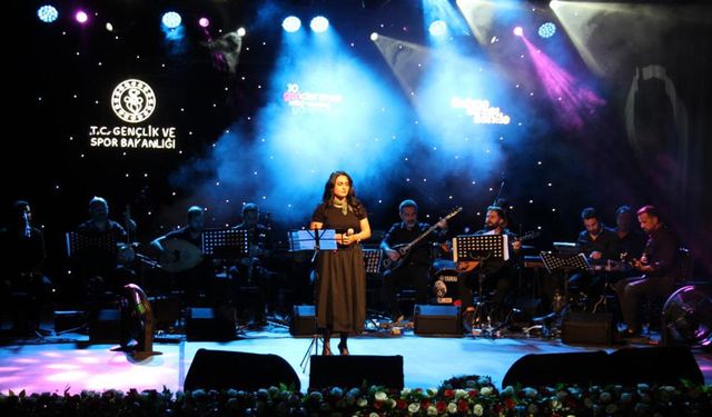 Vanlı gençler performanslarıyla hayran bıraktı