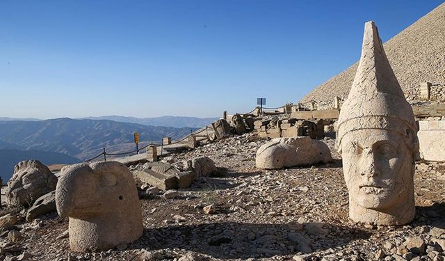 Nemrut Dağı'nı 7 yılda 1 milyon 38 bin kişi ziyaret etti