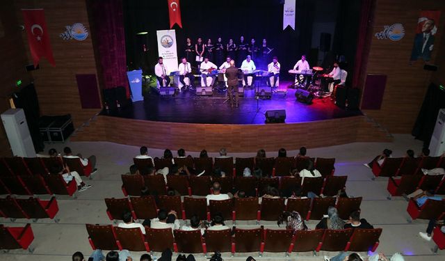 Van'da öğrencilerden Türk Halk Müziği ziyafeti