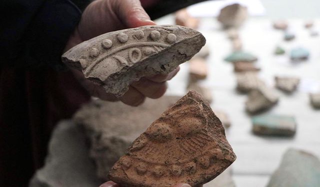 Van'da bulunan kiremit parçası uluslararası arkeolojik keşfin kapısını araladı