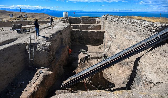 Van'daki kalede 38 yıldır kazı çalışması yapılıyor!
