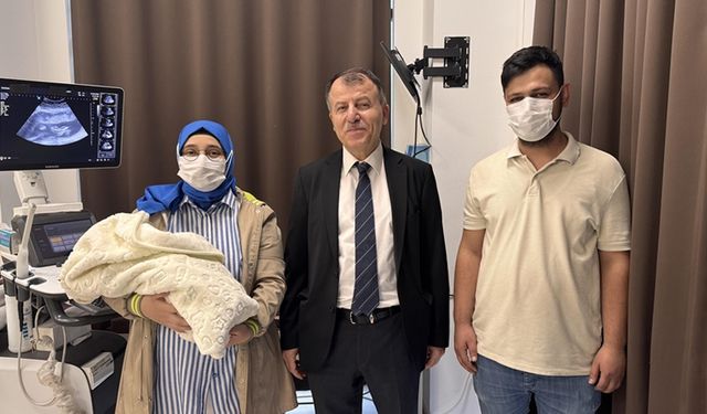 Eli ve ayakları gelişmeyen bebeğe anne karnında müdahale