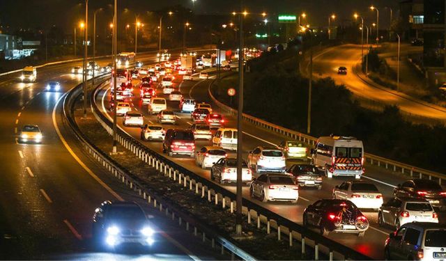 Trafikte yeni dönem! Sürücü belgeleri geri alınacak...