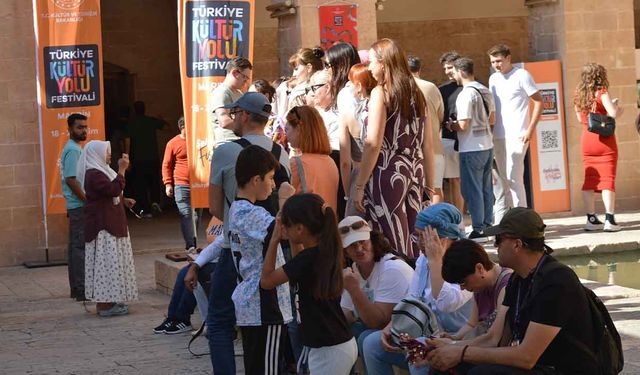 Mardin'deki festivale yoğun katılım