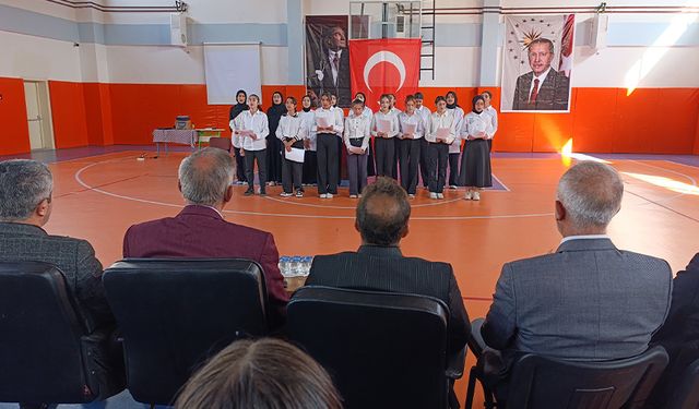 Van'da imam hatip okullarının 74. kuruluş yıl dönümü kutlandı