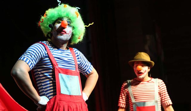 Van'da özel insanlar için tiyatro gösterisi