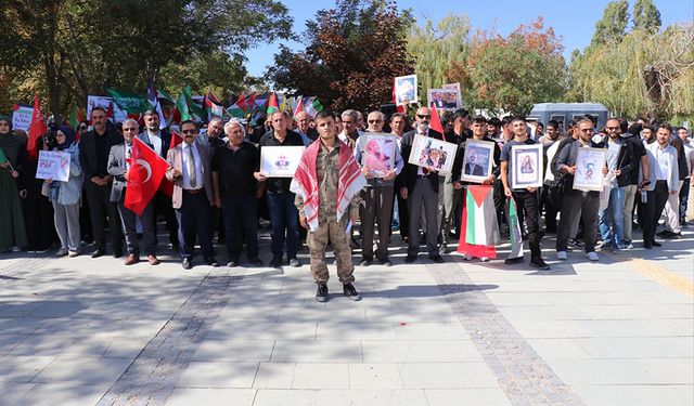 Van'da akademisyenler ve öğrenciler Filistin'e destek için yürüdü