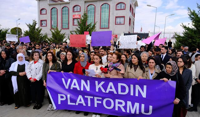Van'da kadınlar Rojin için basın açıklaması yaptı