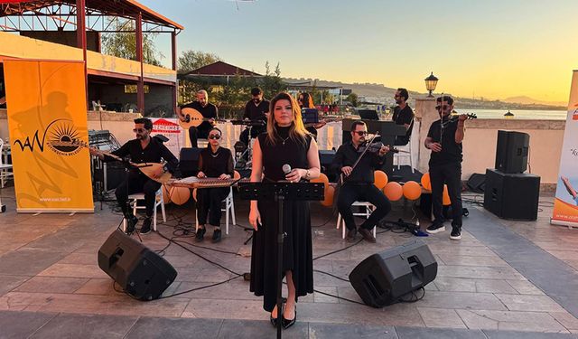 Van'da yaz konserleri binlerce sanatseveri buluşturdu