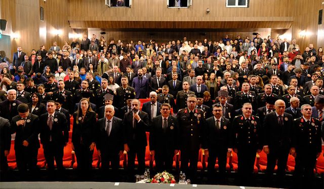 Van’da 10 Kasım Atatürk’ü anma programı düzenlendi