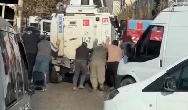 Yüksekova'da görenleri gülümseten anlar!