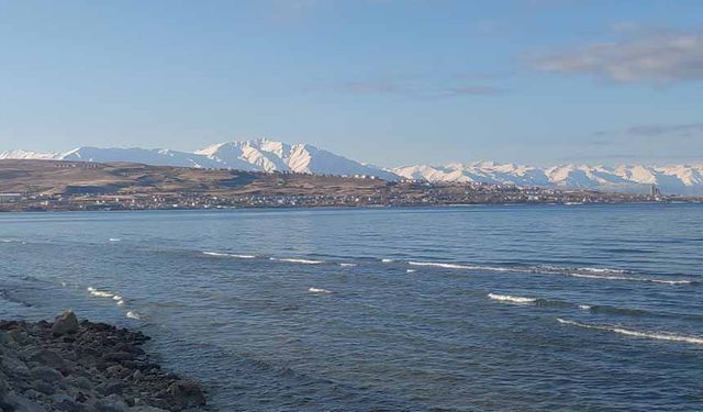Artos Dağı beyaz gelinliğini giydi