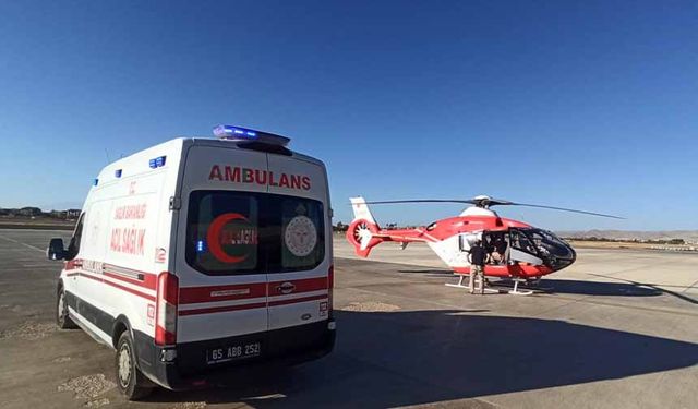 Kalp krizi geçiren hasta, helikopter ambulansla Van'a sevk edildi