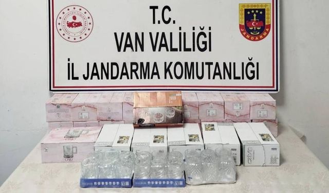 Van’da çok sayıda kaçak eşya ve gıda ele geçirildi