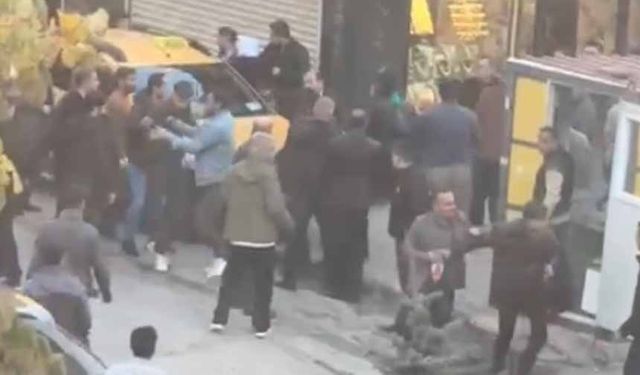 Yüksekova'da cadde ortasında kavga