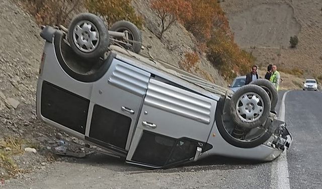 Hakkari-Van karayolunda kaza! 2 yaralı