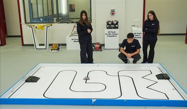 Lise öğrencilerinden uluslararası yarışmalarda çifte başarı