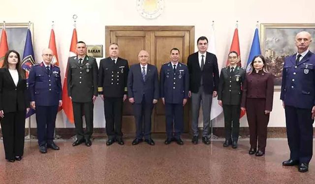 Bakan Güler, bakanlıkta görevli öğretmenlerle bir araya geldi