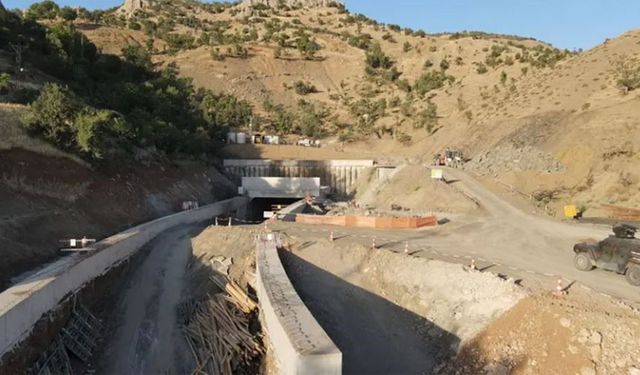 Şırnak-Van yolunda çalışmalar hızlandı