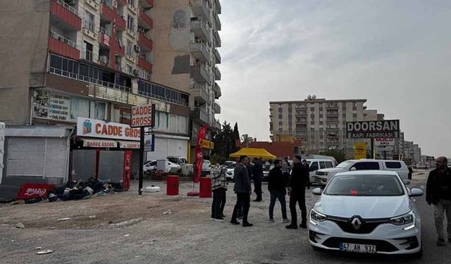 Bir çift ile 5 yaşındaki çocukları evde ölü bulundu