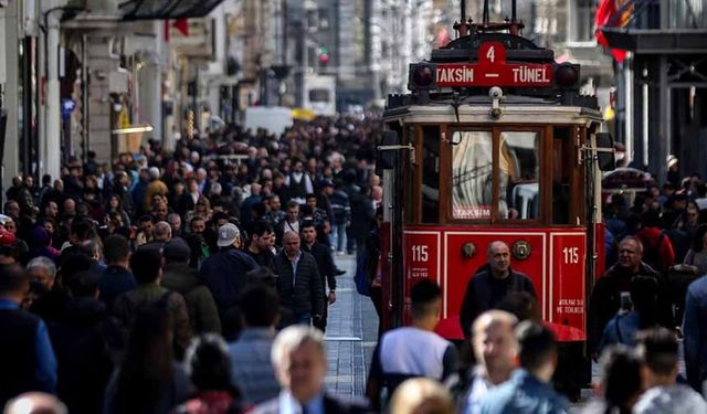 Türkiye'nin nüfusu 85 milyon 980 bini geçti