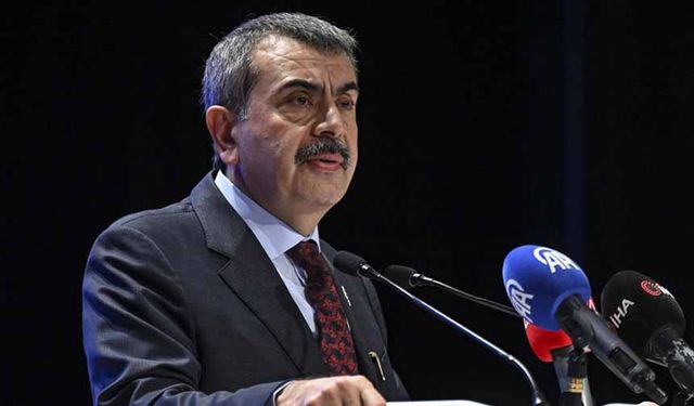 Bakan Tekin: Milli ve manevi değerlerine bağlı bir kuşak yetiştirmek durumundayız
