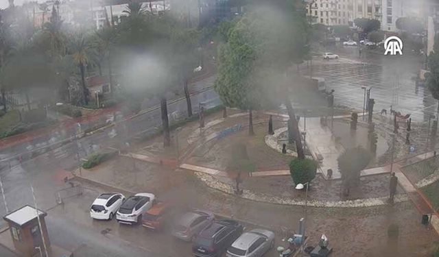 Antalya'da 4.9 büyüklüğünde bir deprem daha meydana geldi