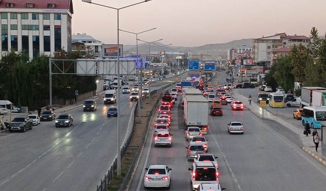 Van’daki motorlu kara taşıtı sayısı 94 bin 691’e yükseldi