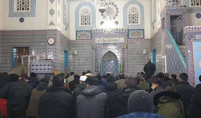 Başkale'de Regaip Kandili dualarla idrak edildi