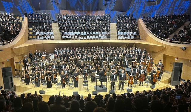 Ankara'daki koro 500 kişiyle sahne aldı