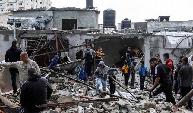 Gazze'de can kaybı 70 bin 365'e yükseldi