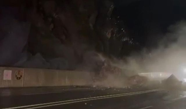 Hakkari-Van yolunda heyelan