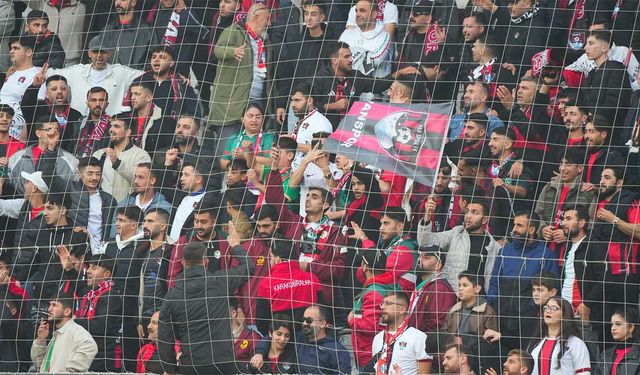 Taraftarlar Vanspor'u Manisa'da yalnız bırakmadı