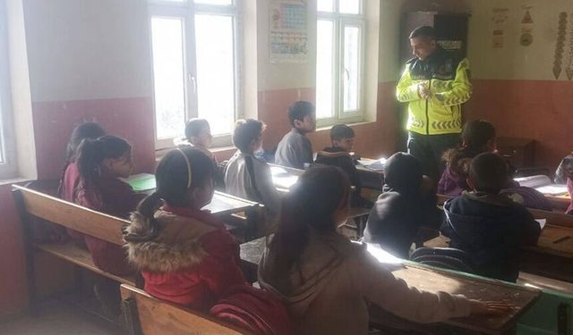 Van'da öğrencilere trafik eğitimi verildi