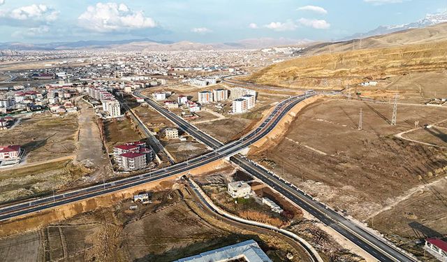 Van Elmalık Yolu trafiğe açıldı