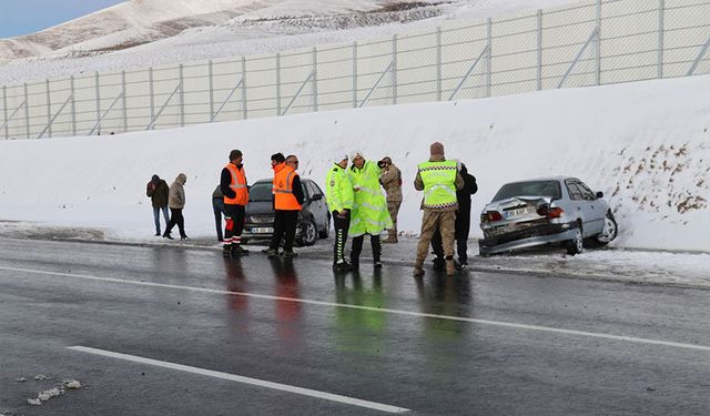 Van'da zincirleme kaza: 5 yaralı