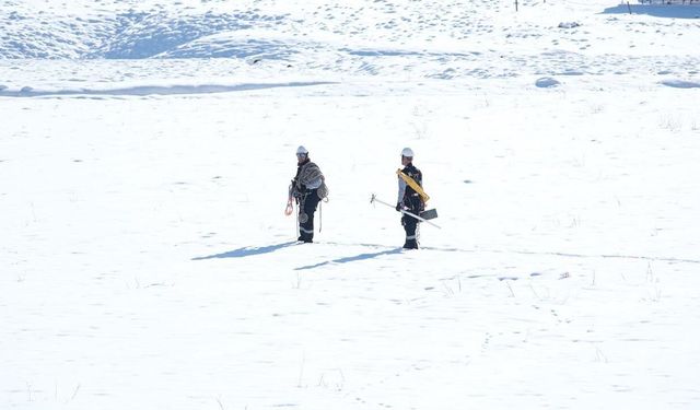 VEDAŞ ekipleri arızalara yürüyerek ulaşıyor