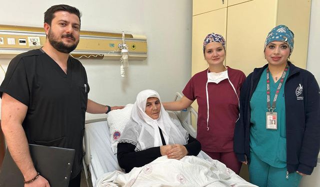 Van'da hastanın göğüs kafesi açılmadan akciğerin yarısı çıkarıldı